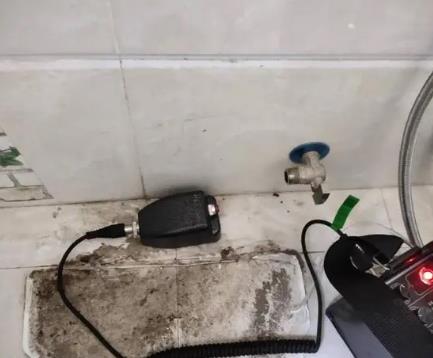 东河屋顶漏水维修公司分享下卫生间漏水的危害及解决方法